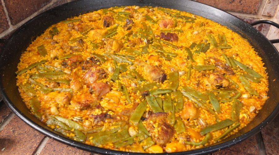 La Mejor Receta de Paella Valenciana: Tradición y Sabor de la cocina mediterránea